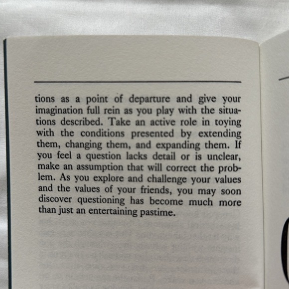 Book: The Book of Questions - Picture 5 of 11